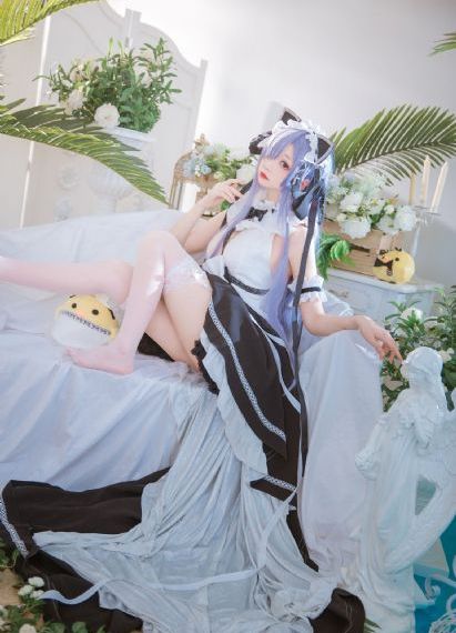 开水要烫，姑娘要壮